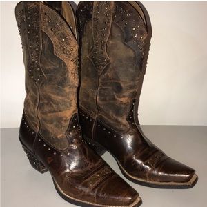 ARIAT 10006850 Brown Western Boots Adorned w Medal Studs & Rhinestones Size 8.5